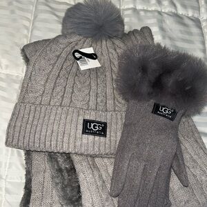 NWT so soft and cozy UGG Heather, Gray Knit Hat & eternity, scarf &  Glove Set